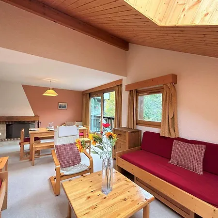 Apartment Skis Aux Pieds Avec Piscine Et Cheminee Au Centre De Meribel, 3 Pieces Pour 6 Personnes - Fr-1-180-137
