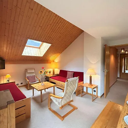 Skis Aux Pieds Avec Piscine Et Cheminee Au Centre De Meribel, 3 Pieces Pour 6 Personnes - Fr-1-180-137 Apartment Meribel